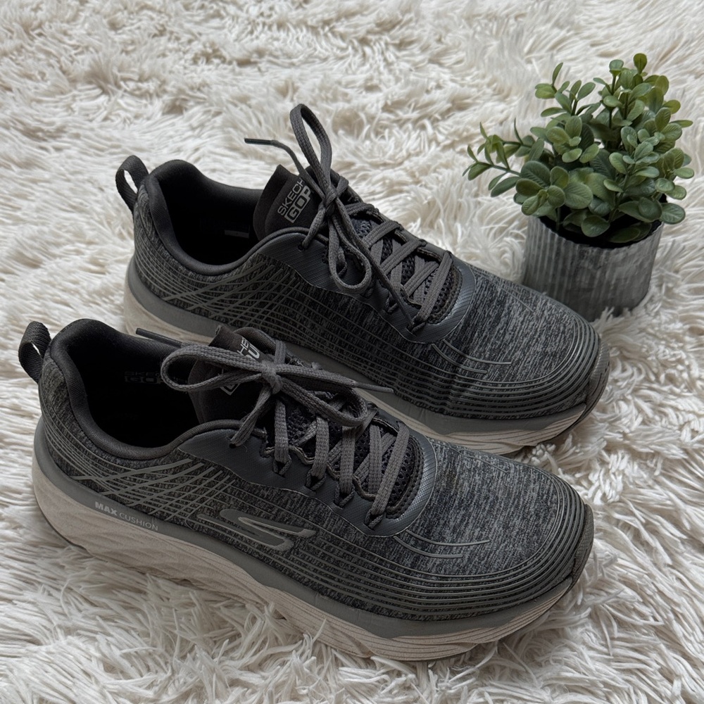 Skechers Go Run Athletic Sneakers 💗 Gray